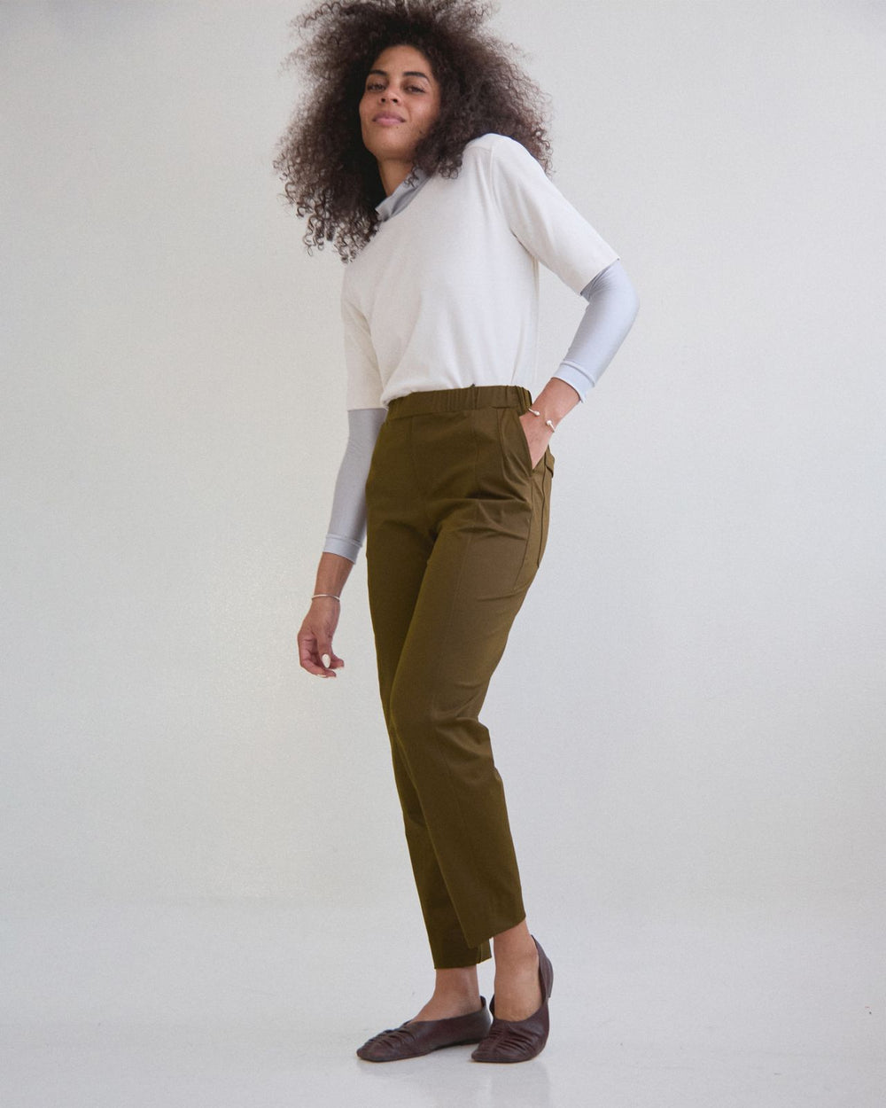 AUDAZ2 VERDE MILITAR CIERRES FEMENINO Pantalón Tech Ligero