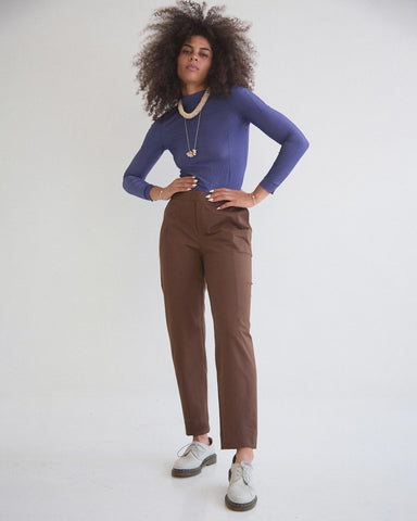 Pantalón Tech Clásico Cierres Café MAGO