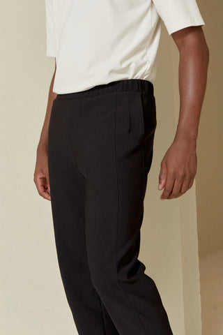 Pantalón Clásico Tech Negro VALIENTE