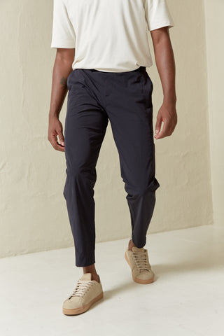 Pantalón Tech Clásico Light Negro VERANIEGO