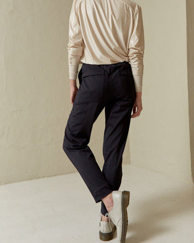 Pantalón Tech Clásico Negro MAGO FEM